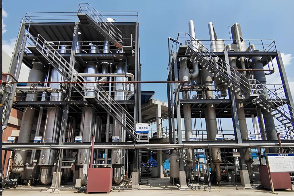 Triple-effect evaporators
